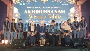 Wisuda SMP66-1